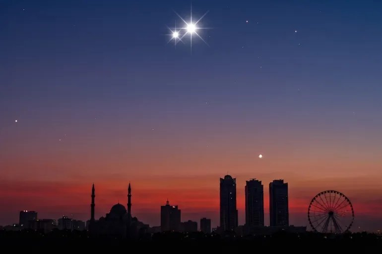 الزهرة والمشتري على موعد مع "عناق سماوي" نادر يزين