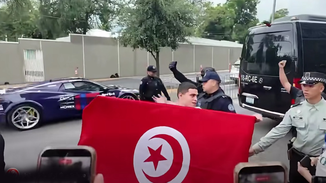 فيديو اليوم:   مواطن تونسي وحيد يستقبل المنتخب الو