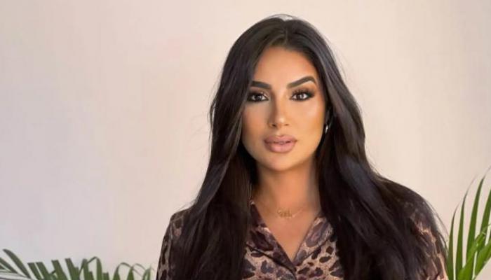 فنانة مصرية تثير الجدل بتصريحاتها.. وتعتذر بعد هجوم واسع