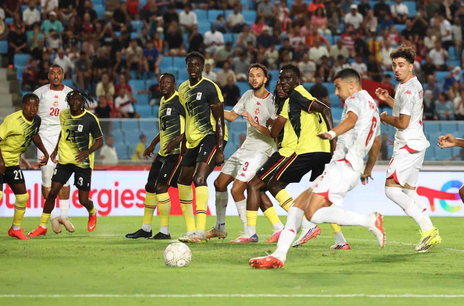 المنتخب التونسي يتعادل مع اوغندا 1/1 في ظل مشاكل فنية بالجملة