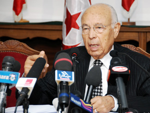 وزير العدل يعلن قائمة المتهمين في أربع قضايا منها التآمر على الأمن الداخلي والاستيلاء على منقولات وعقارات