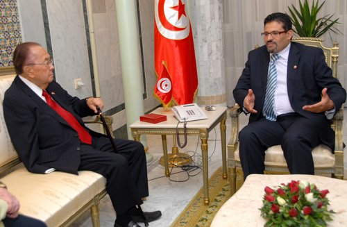 La révolution tunisienne ''ne doit nullement échouer; elle doit réussir'' (Sénateur Inouye)