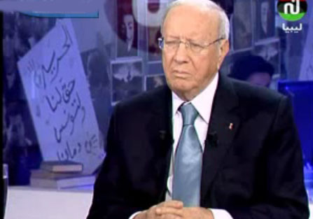 السبسي: على حركة النهضة أن تتخذ موقف واضح من رافعي الأعلام السوداء, تصريحات شورو شاذة, ولا شيء يمنع راشد الغنوشي من المشاركة في مؤتمر دافوس