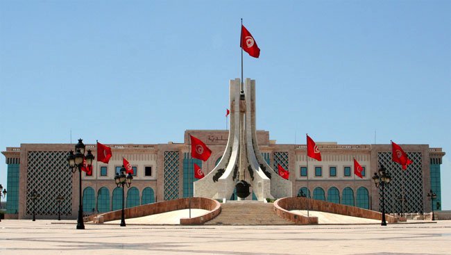 اتفاق لترسيم الأعوان العرضيين والعملة والأعوان المتعاقدين والوقتيين ببلدية تونس وبقية البلديات