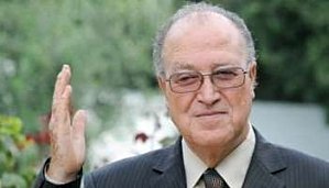 مصطفى بن جعفر سياسي يعمل بصمت