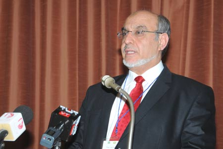 الجبالي: الحكومة ستسعى إلى وضع إطار قانوني لتنظيم الاقتصاد الإسلامي