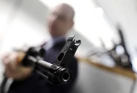 مسلح يصيب مجموعة من المواطنين في المهدية