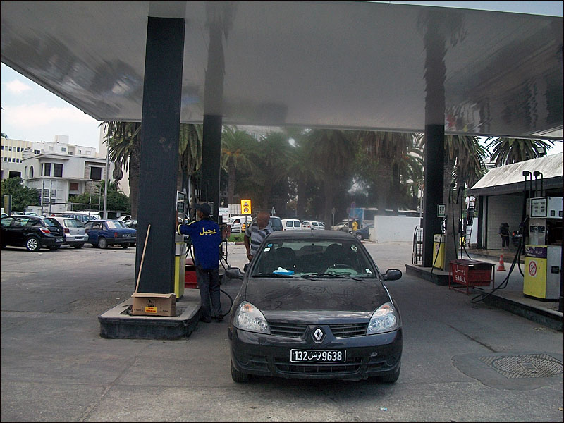 Tunisie: « La révision des prix des hydrocarbures ne concernera pas les bouteilles de gaz et le pétrole bleu »(Slim Besbes)