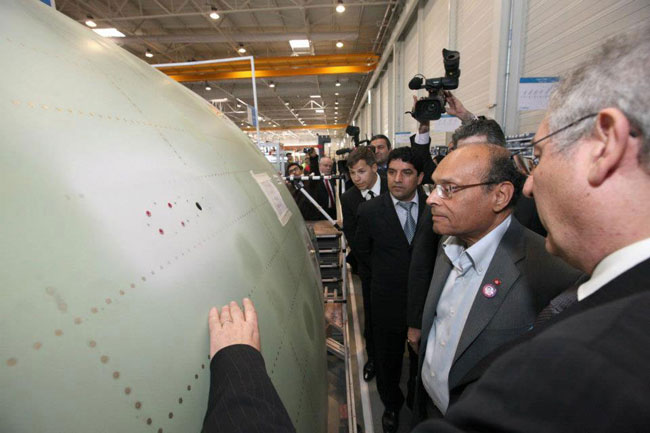 Visite du président de la République à la société Aerolia