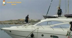 القضاء الإيطالي يقرر تسليم تونس يختا كان على ملك الرئيس السابق