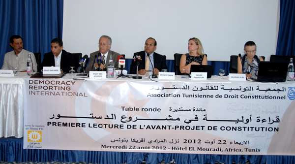 Table ronde sur le thème : ''Première lecture du projet de la constitution''