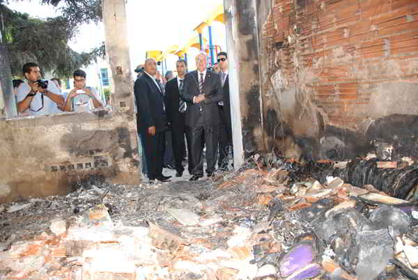 Tunisie: Le président de l'ANC au chevet des policiers blessés