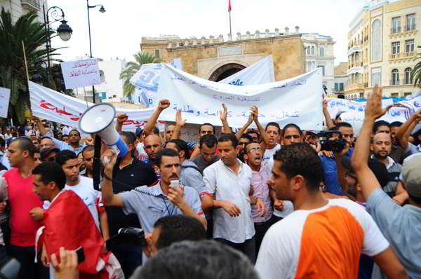 تونس انطلاق مسيرة المعطلين عن العمل