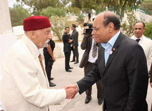 Tunisie: Marzouki inaugure une avenue à la Marsa dédiée à ''feu Moncef Bey''