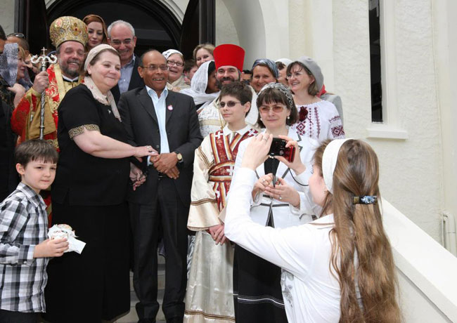 Marzouki visite l'église orthodoxe russe et dénonce les récentes agressions contre cette maison de culte
