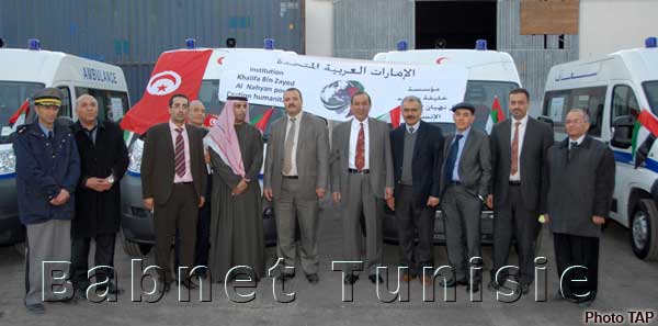 Les Emirats arabes Unis font don de 12 ambulances à la Tunisie
