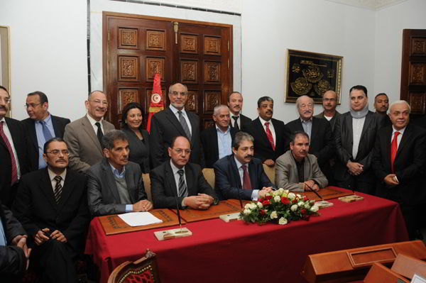 Signature d'un accord sur les majorations salariales dans les secteurs public et privé