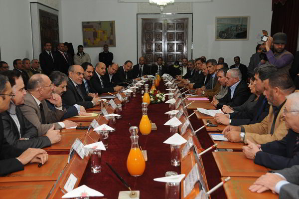 Signature d'un accord sur les majorations salariales dans les secteurs public et privé