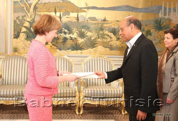 Le président Marzouki reçoit les lettres de créance de plusieurs nouveaux ambassadeurs en Tunisie