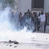 قفصة : مواجهات بين الأمن و عاطلين عن العمل أغلقوا الطريق المؤدية للحوض المنجمى