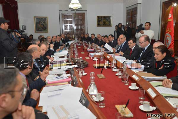 Tunisie: Conseil des ministres sur la situation sécuritaire, l'enquête sur l'assassinat de Belaid et les négociations avec le FMI