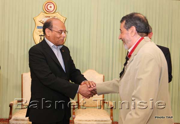Tunisie: Moncef Marzouki décore des militants du mouvement national