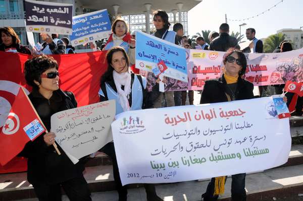 Rassemblement devant l'ANC pour l'inscription du Pacte pour les droits et les libertés dans la constitution
