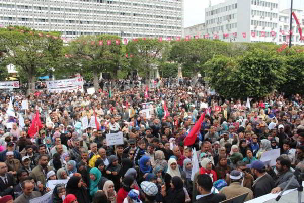 Fête de martyrs : Rassemblement des partisans du mouvement Ennahdha devant le Théâtre municipal de Tunis