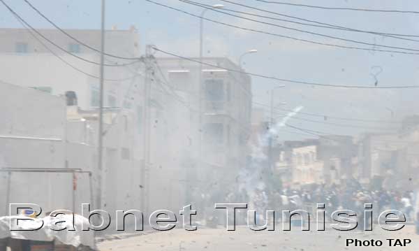 الاعتداء بالعنف الشديد على المدون و الناشط ''صابر الفايز'' من قبل اطراف محسوبة على الجبهة الشعبية في مواجهات امس بحي التضامن