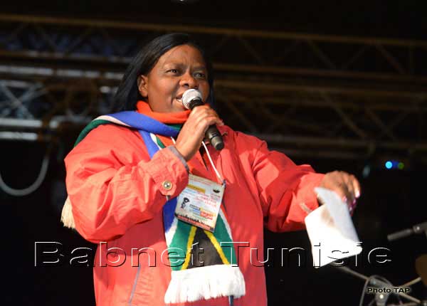 FSM-2013-Ouverture Des voix de femmes appellent depuis Tunis à l'édification d'un monde nouveau juste et libre