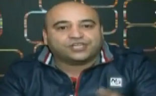 جعفر القاسمي يبكي على المباشر بعد عرض تاريخه الصعب
