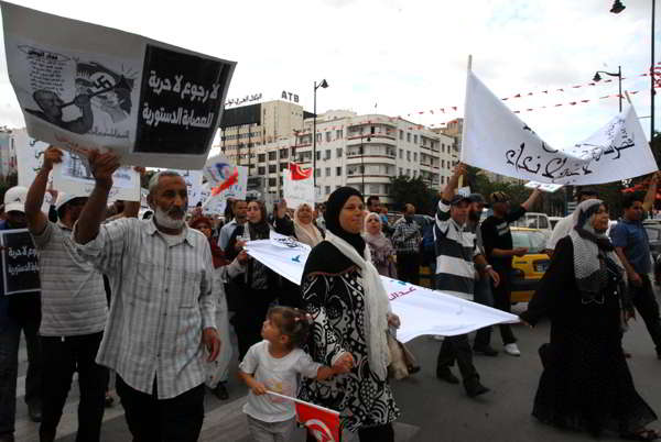 Rassemblement de protestation, à Tunis, des ligues de protection de la révolution