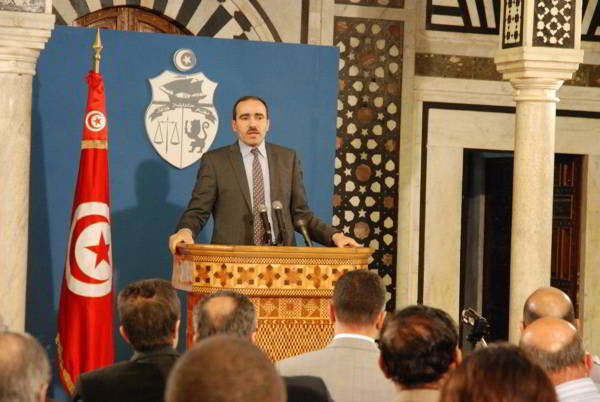 Tunisie: ''Un guichet unique pour les Tunisiens à l'étranger sera ouvert mi-juin prochain'' (Houcine Jaziri)