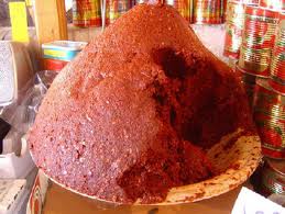 يحدث في أسواقنا: ضبط كمية كبيرة من الهريسة المخلوطة بصبغة شعر سامة