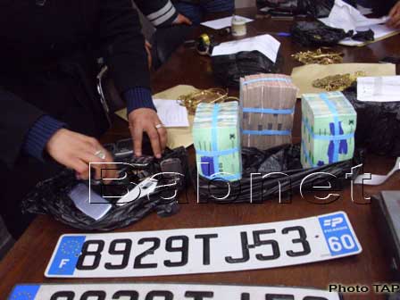 Un réseau de trafiquants d'or et de monnaies tunisienne et étrangère démantelée à Monastir