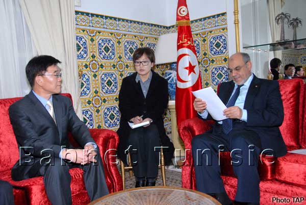 Hamadi Jebali reçoit le ministre sud-coréen chargé des achats publics