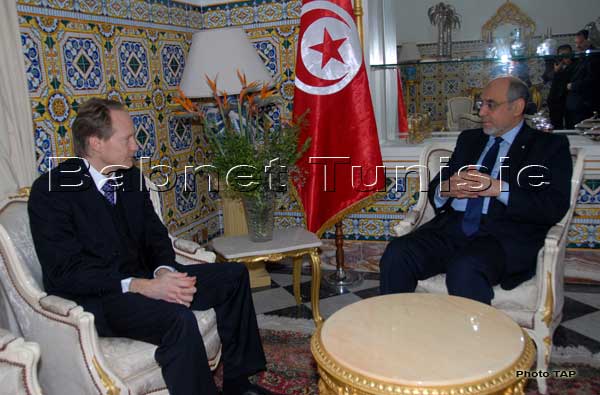 Tunisie: Le chef du gouvernement rencontre plusieurs ambassadeurs à Tunis