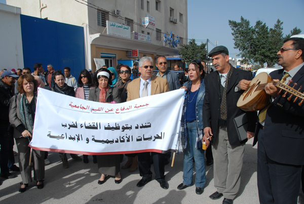 Report du verdict dans l'affaire du doyen de la faculté des lettres de la Manouba au 18 avril 2013