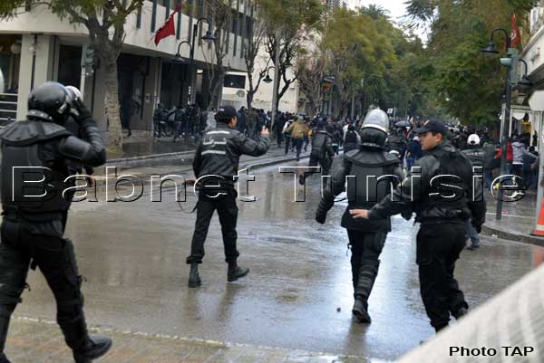 Tunisie: La situation se stabilise à l'avenue Habib Bourguiba après les troubles