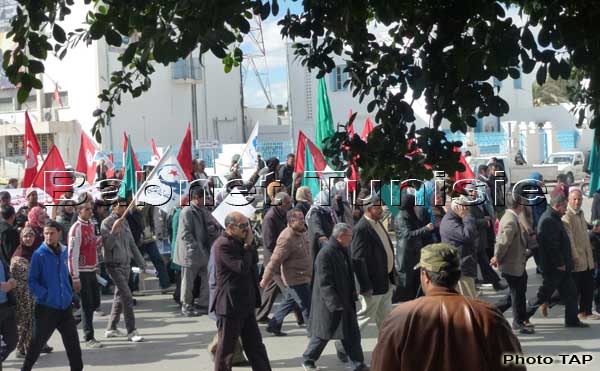 Tunisie: Marches de ''soutien à la légitimité'' des partisans d'Ennahdha