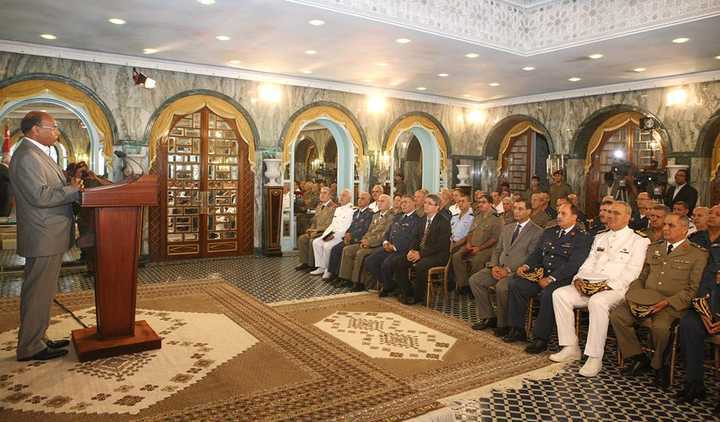 المرزوقي يعلن الترفيع في منحتي الخطر والسكن لفائدة العسكريين