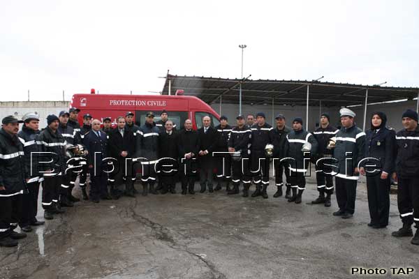 Moncef Marzouki visite les unités de la protection civile de la Goulette