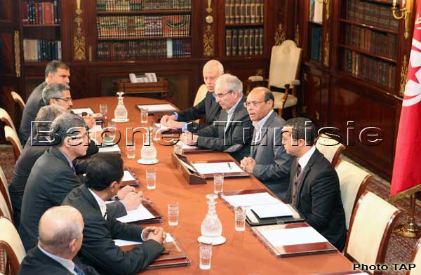 Le président de la République examine avec des juristes les modalités légales pour un remaniement gouvernemental