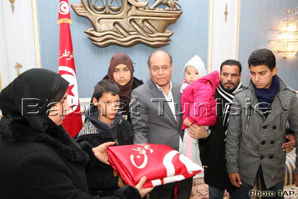 Marzouki adresse ses condoléances à la famille du martyr Lotfi Ezzar (officier de police)