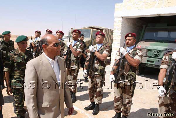 المرزوقي يزور الفيلق الترابي الصحراوي للجيش الوطني برمادة