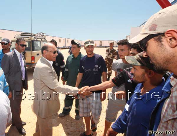 المرزوقي يزور الفيلق الترابي الصحراوي للجيش الوطني برمادة