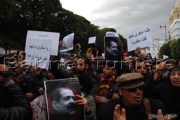 Tunisie: Marche pacifique à l'avenue Habib Bourguiba à l'appel d'internautes