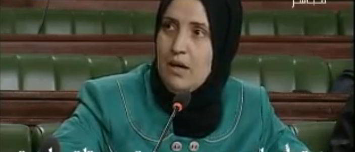 النائبة المقالة من حزب المبادرة منى بالنصر: الانضباط للوطن يفرض علي أن أكون داخل هذه القبة