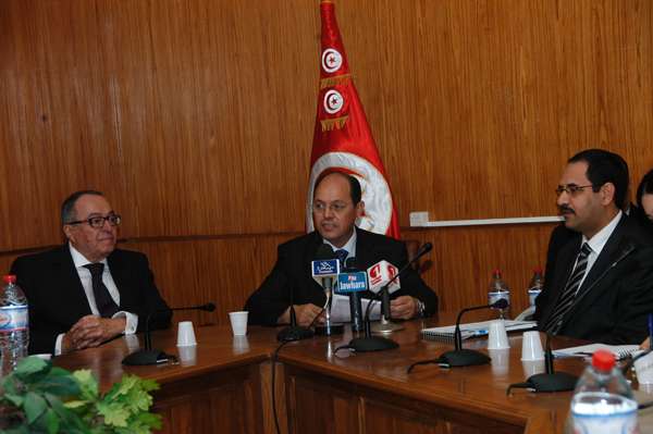 Cession de 25% du capital de Tunisian: 2 offres financières retenues (Besbes)