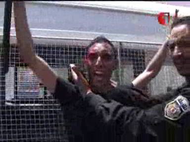 إصابة رجل امن في المواجهات في حي التضامن